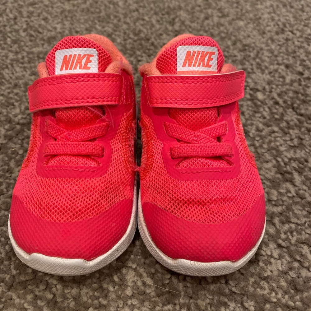 Hot Pink Nike Shoes. Toddler Size 5.